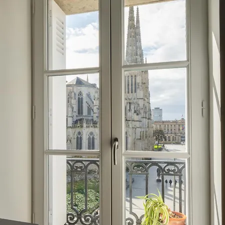 Apt 4 * Vue Cathedrale Pey Berland * Bordeaux